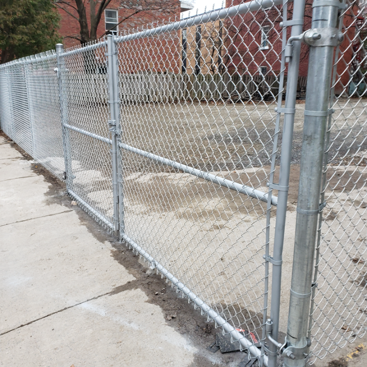 Installation clôtures Montréal